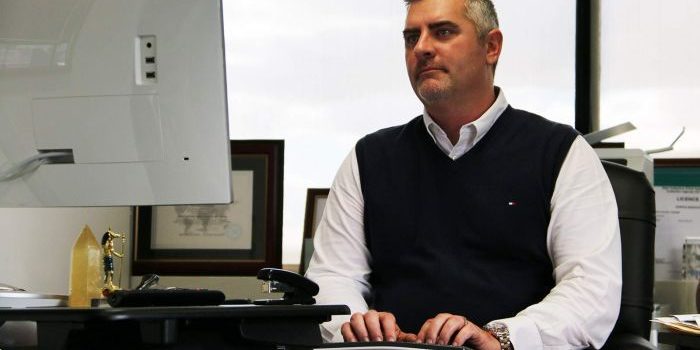 10008822-3×2-700×467